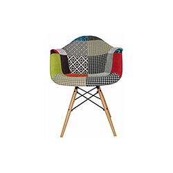 伊姆斯®花布扶手椅 伊姆斯夫婦  Charles & Ray Eames 伊姆斯夫婦
