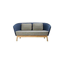 光環(huán)木質(zhì)扶手椅 米高·拉克寧  Inno Interior家具品牌