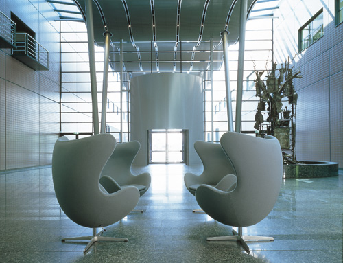 阿納·雅格布森 Arne Jacobsen 蛋型椅 Egg Chair